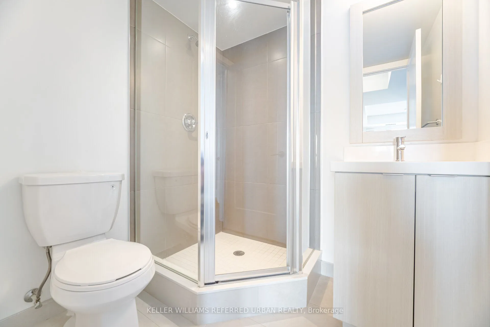 9 Mabelle Avenue, #2422