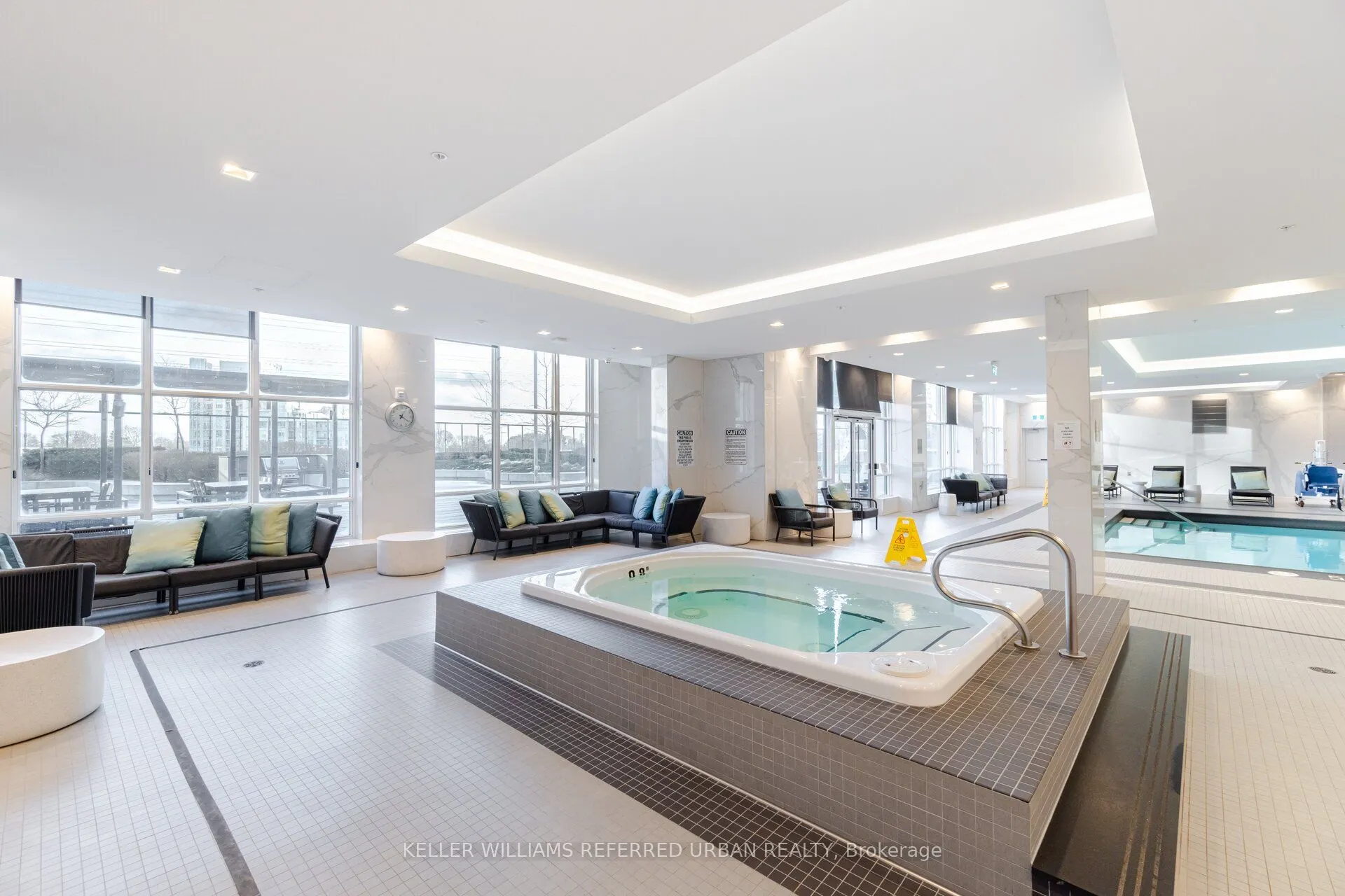 9 Mabelle Avenue, #2422