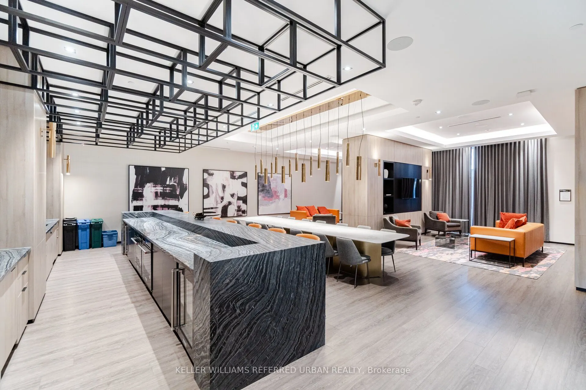 9 Mabelle Avenue, #2422