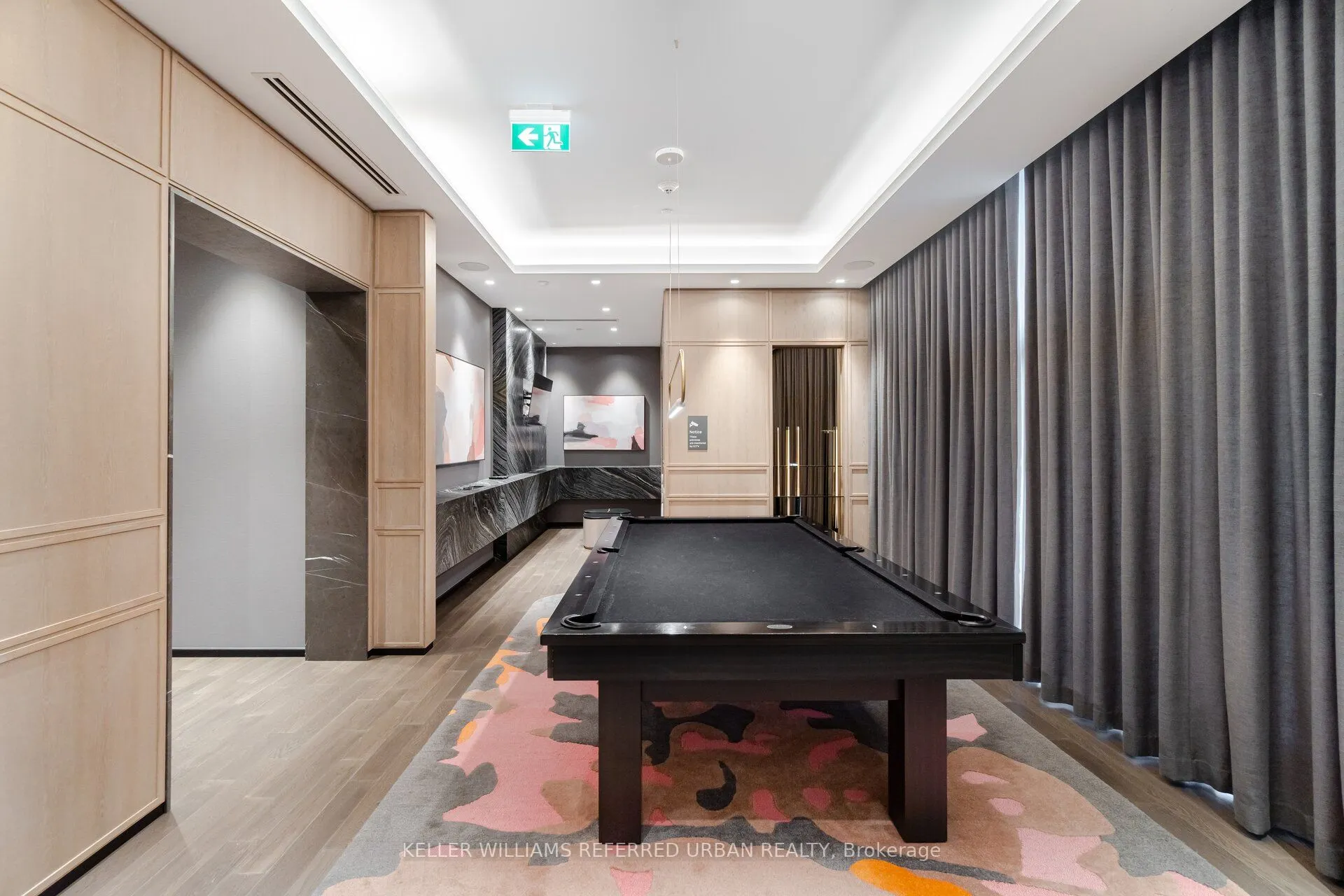 9 Mabelle Avenue, #2422