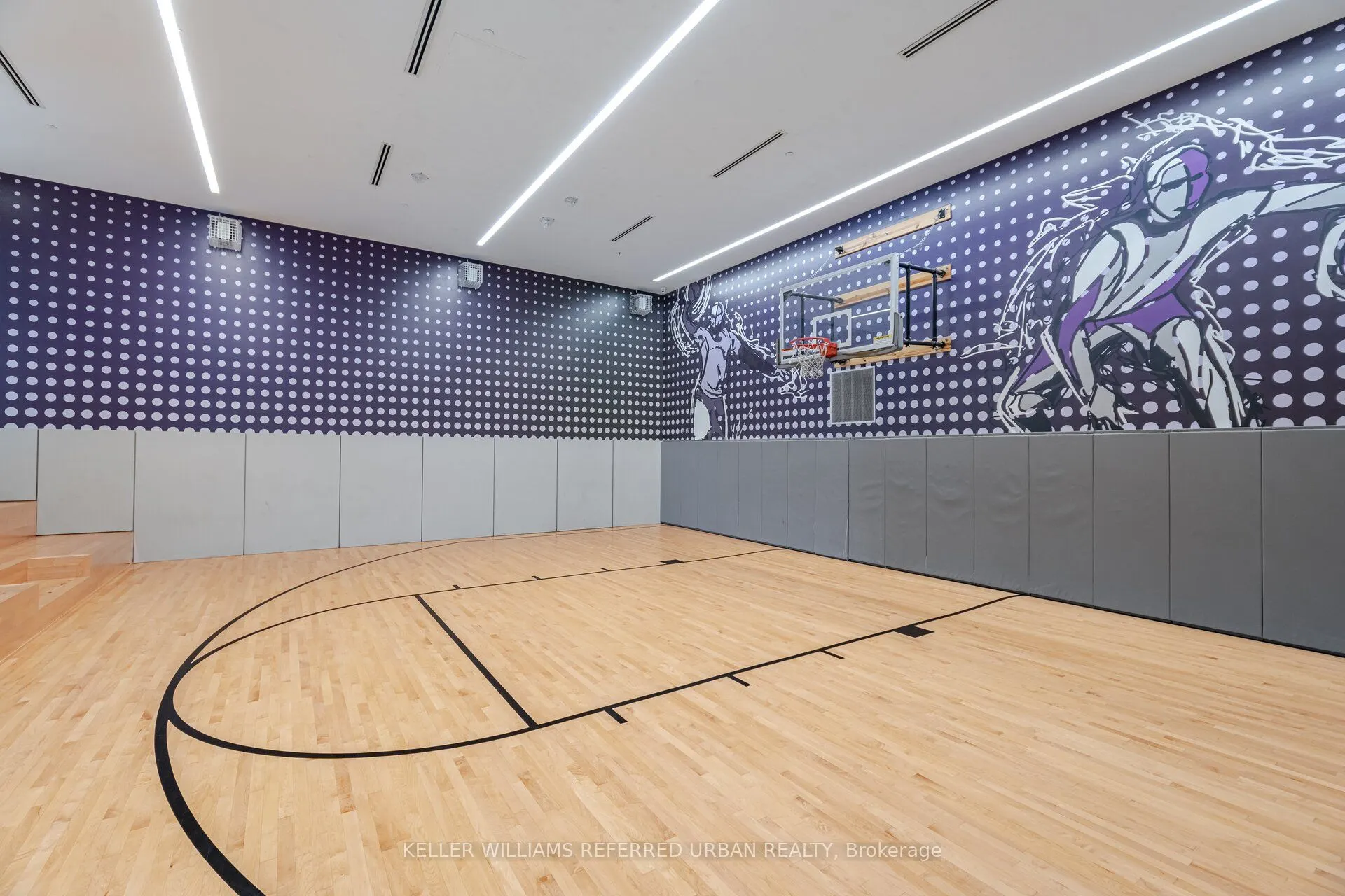 9 Mabelle Avenue, #2422