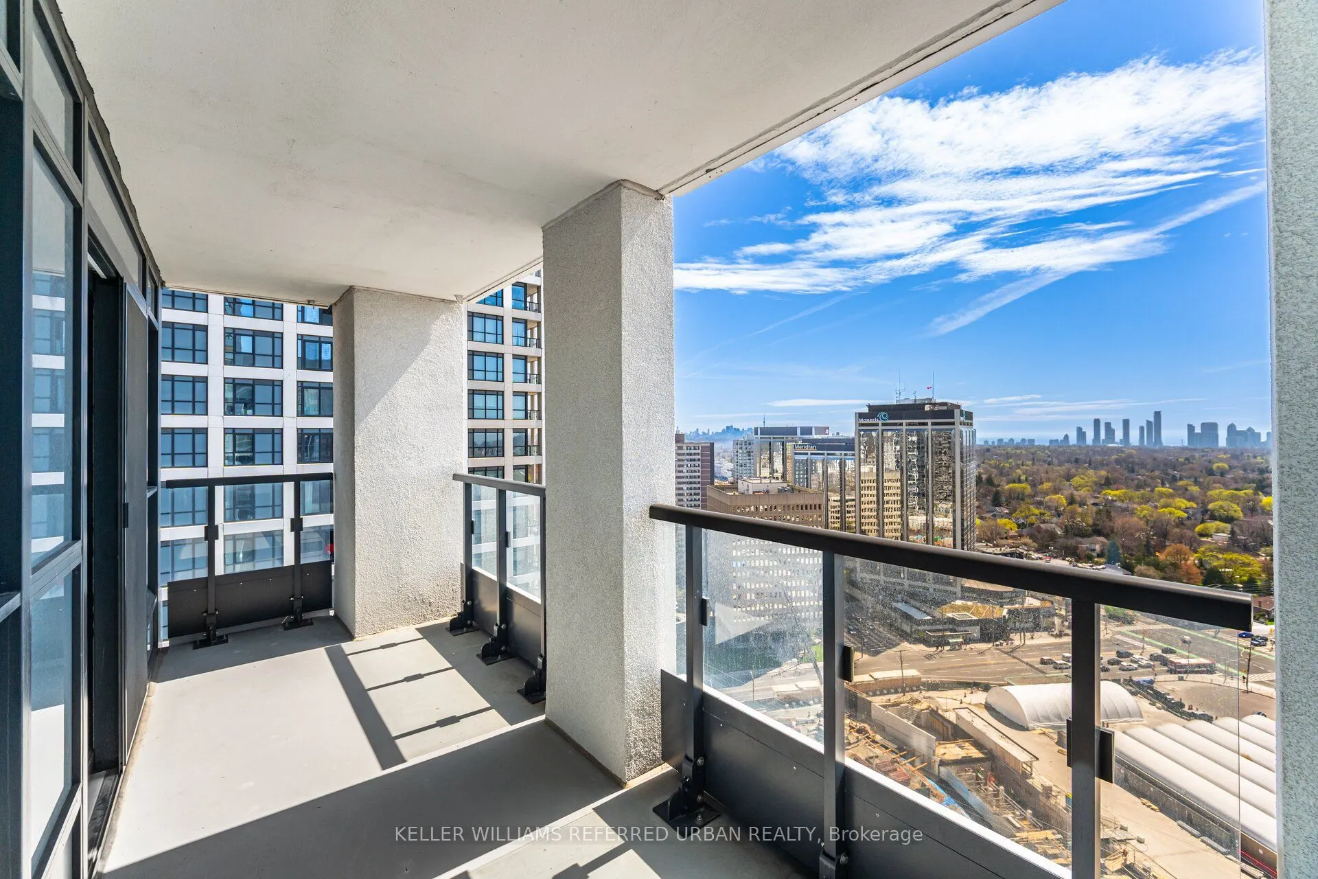 9 Mabelle Avenue, #2422