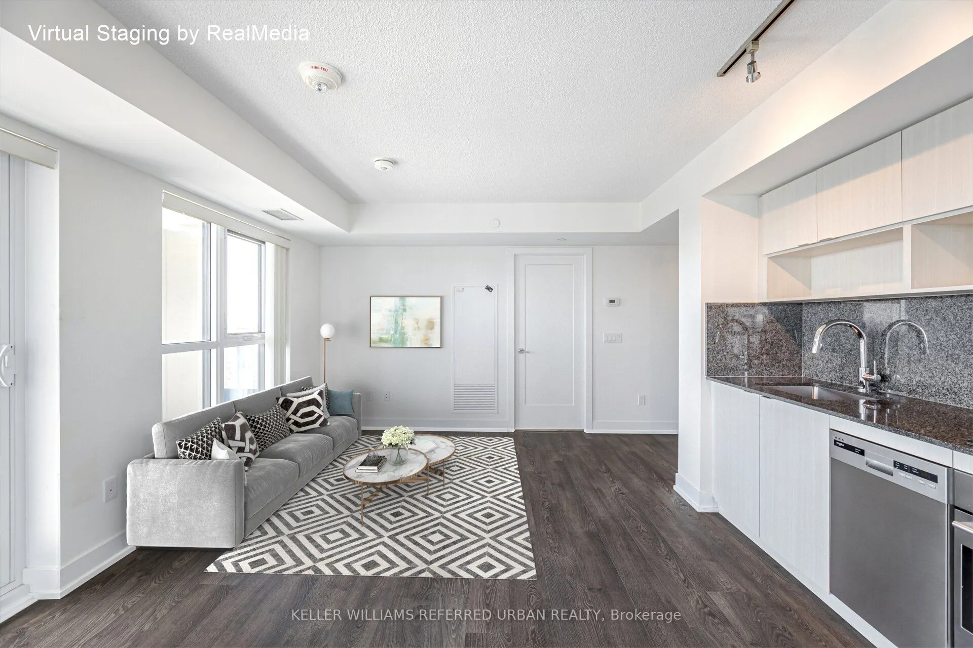 9 Mabelle Avenue, #2422