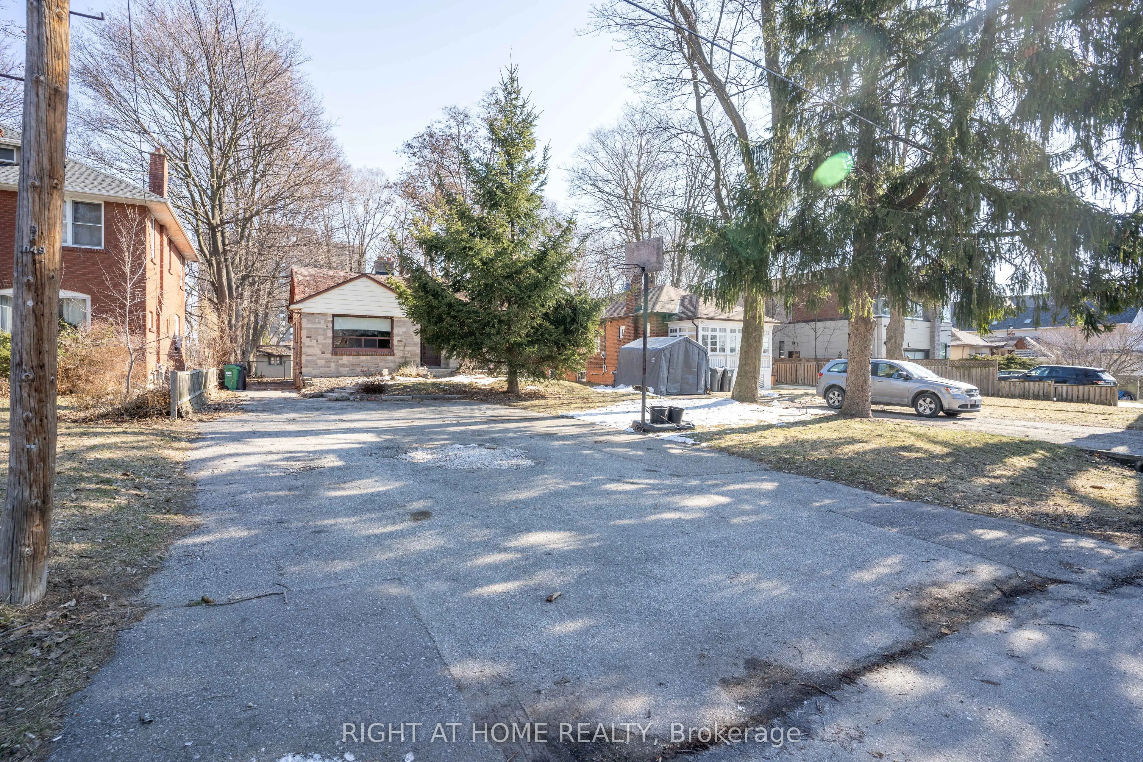 1045 Deta Road