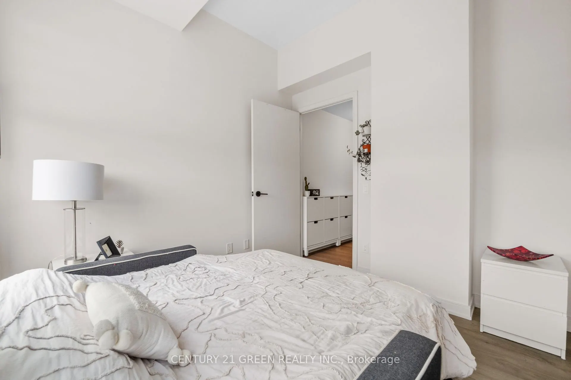 8010 Derry Road, #302
