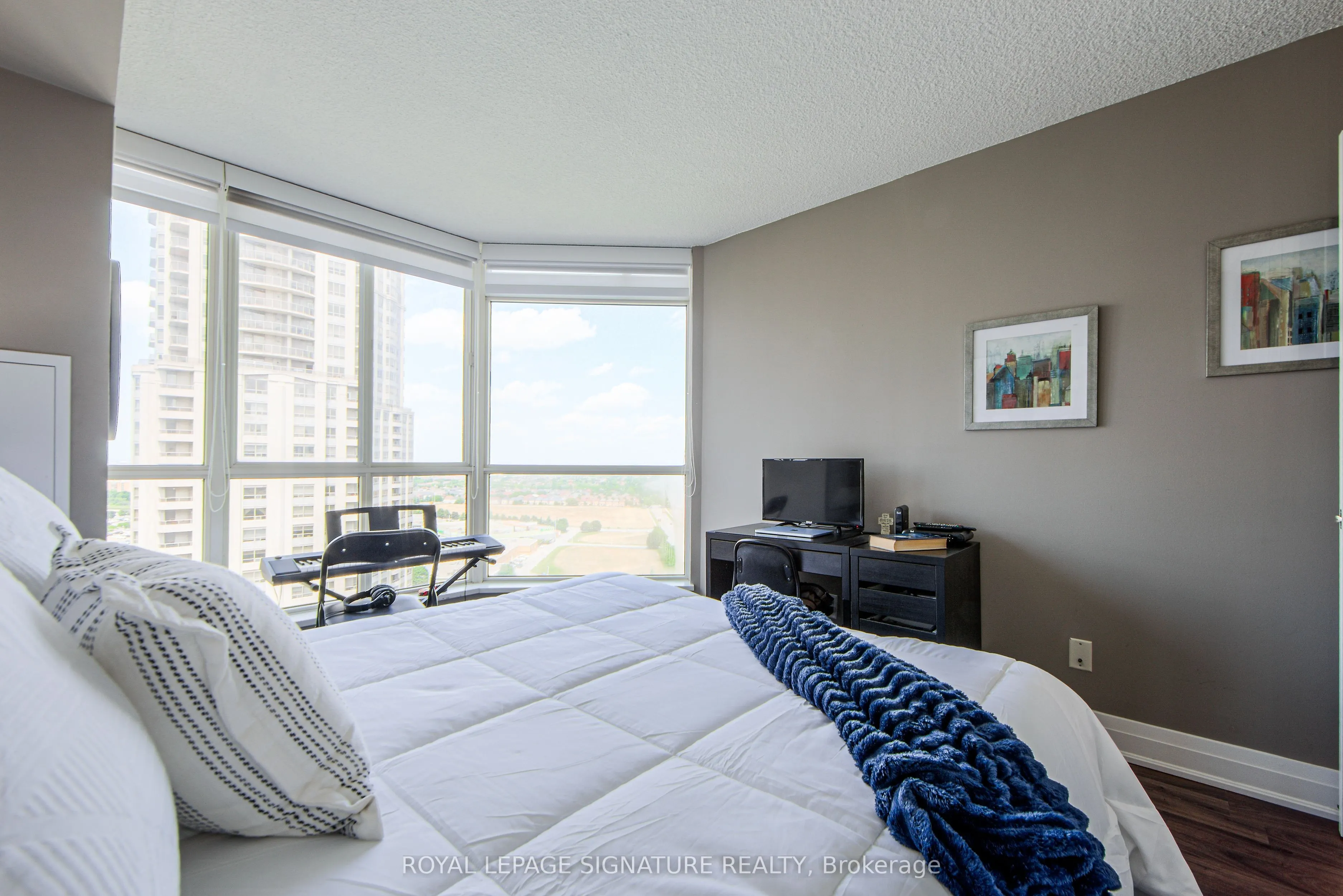 55 Kingsbridge Garden Circle, #2111