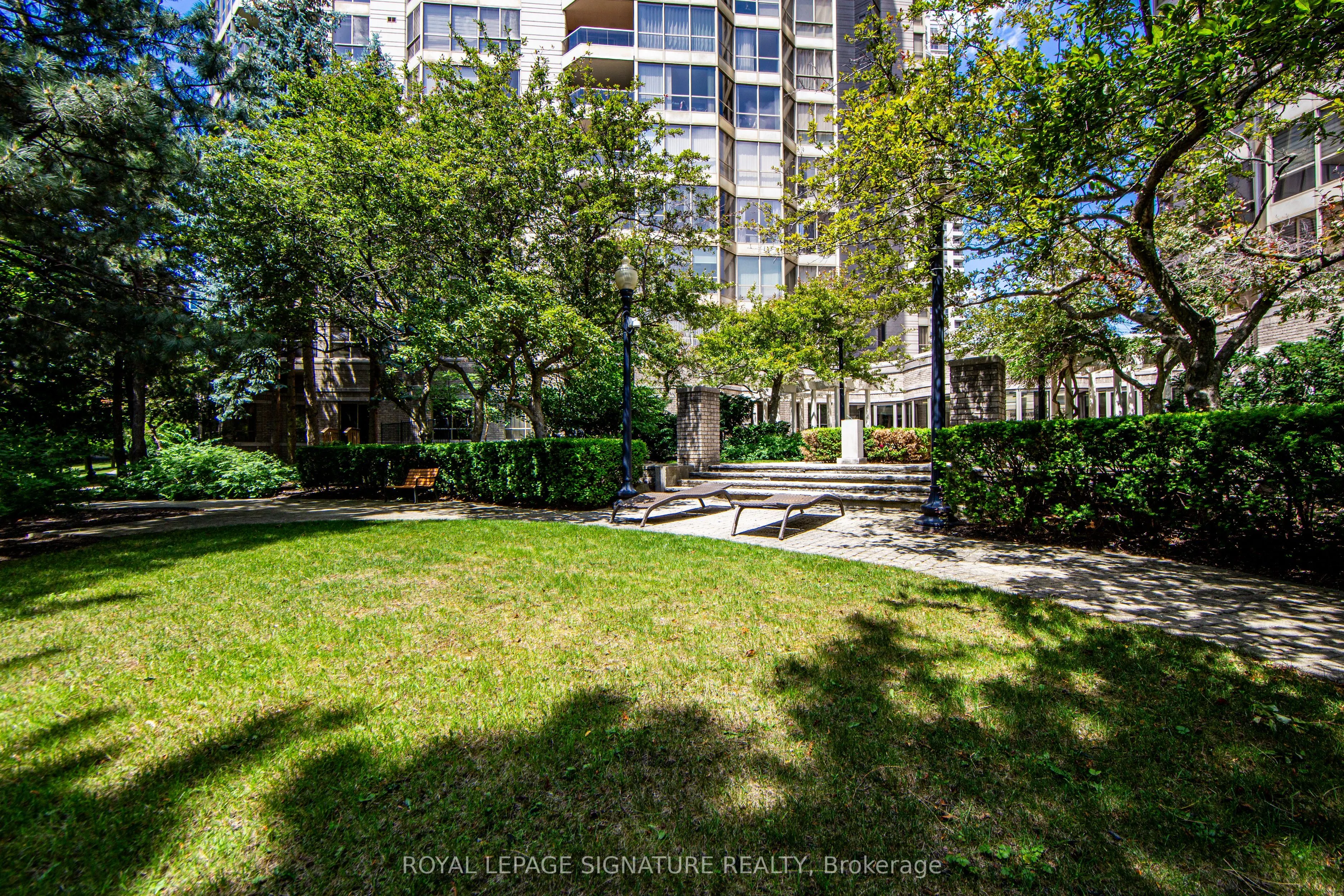 55 Kingsbridge Garden Circle, #2111