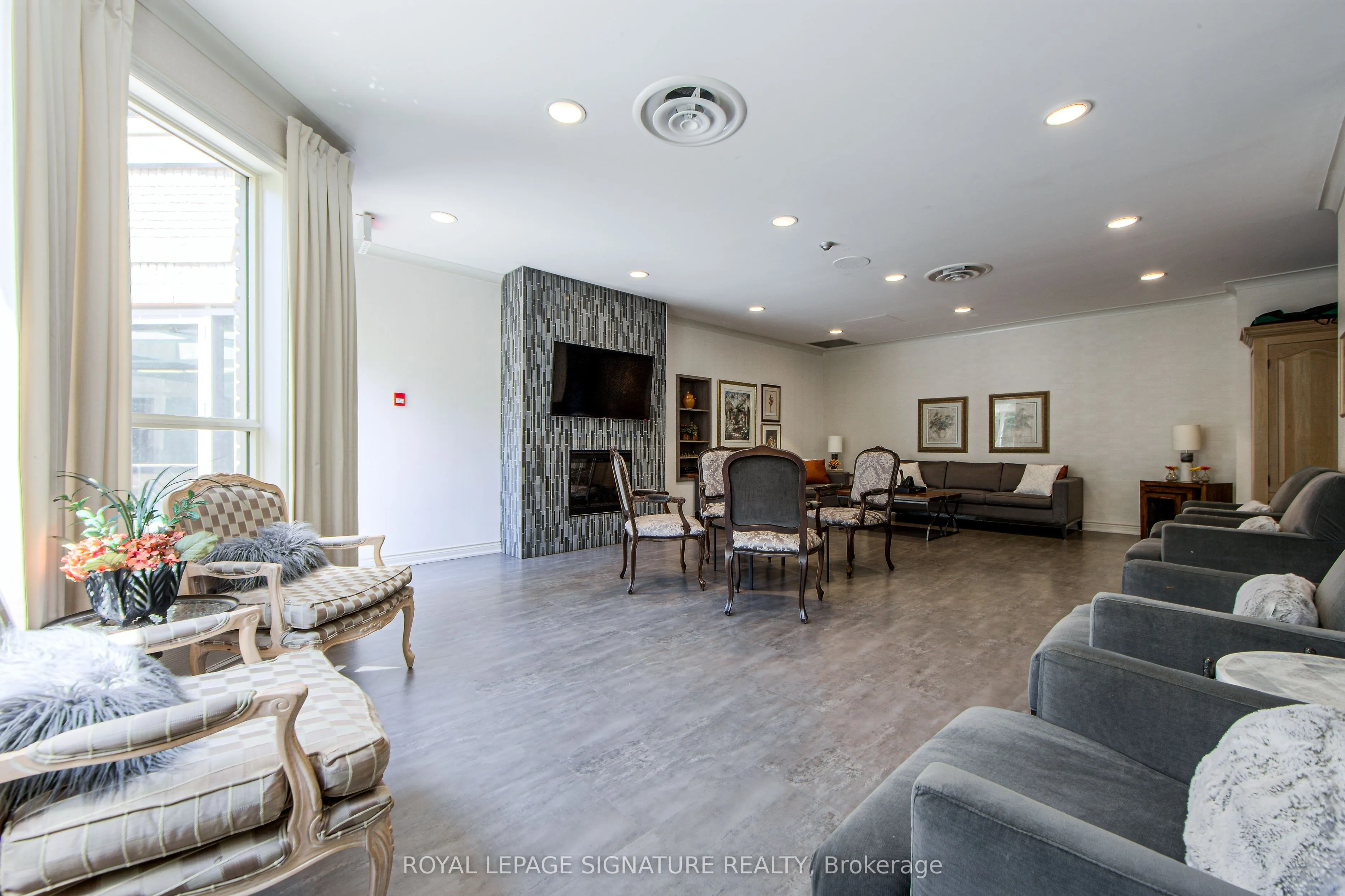 55 Kingsbridge Garden Circle, #2111