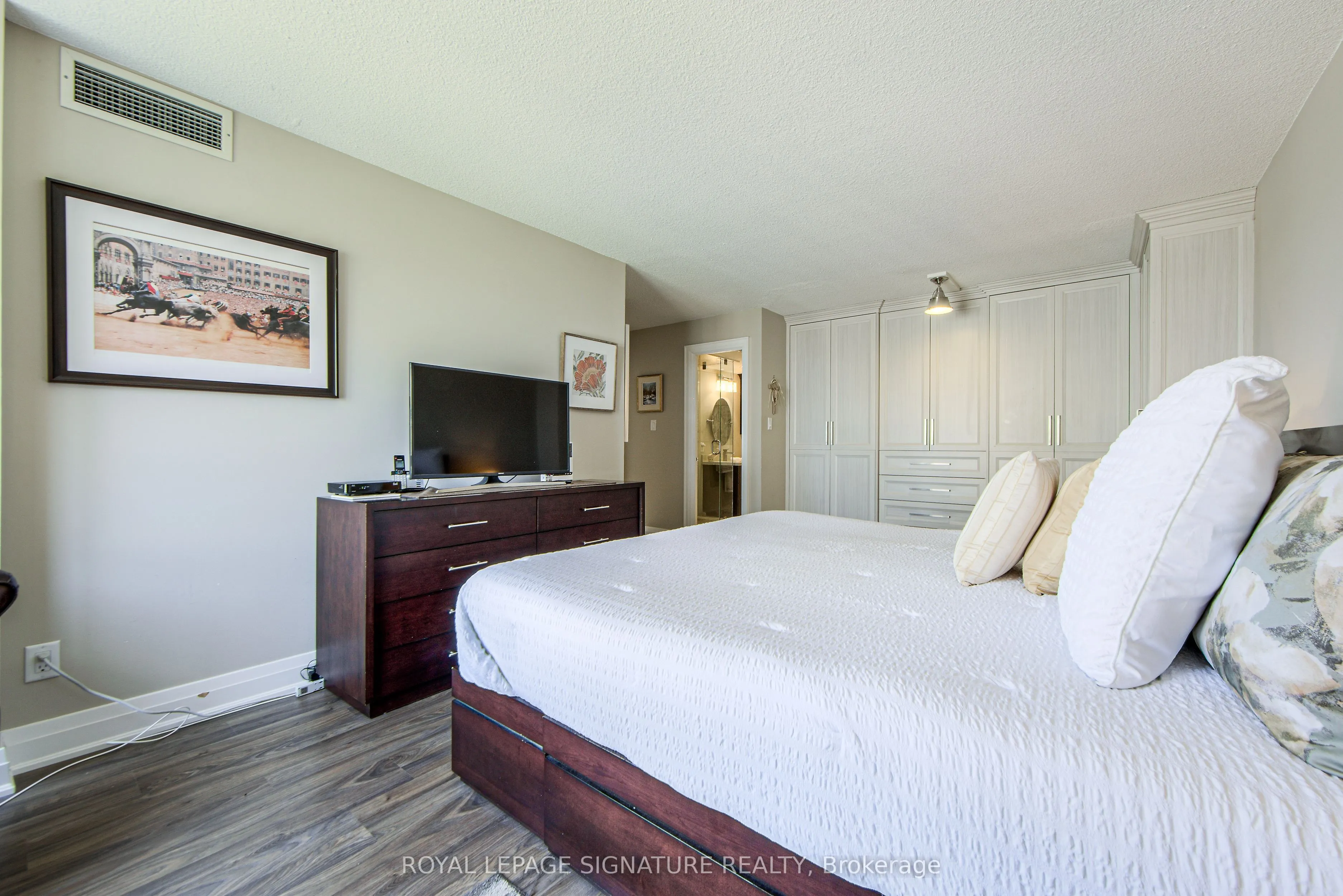 55 Kingsbridge Garden Circle, #2111