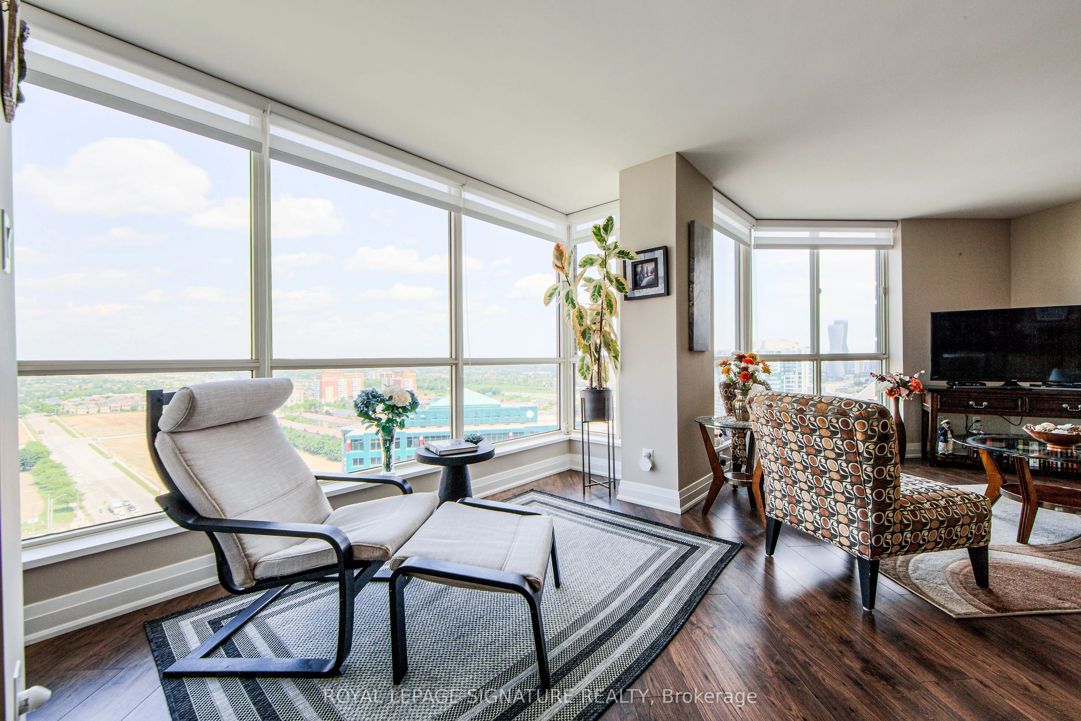 55 Kingsbridge Garden Circle, #2111