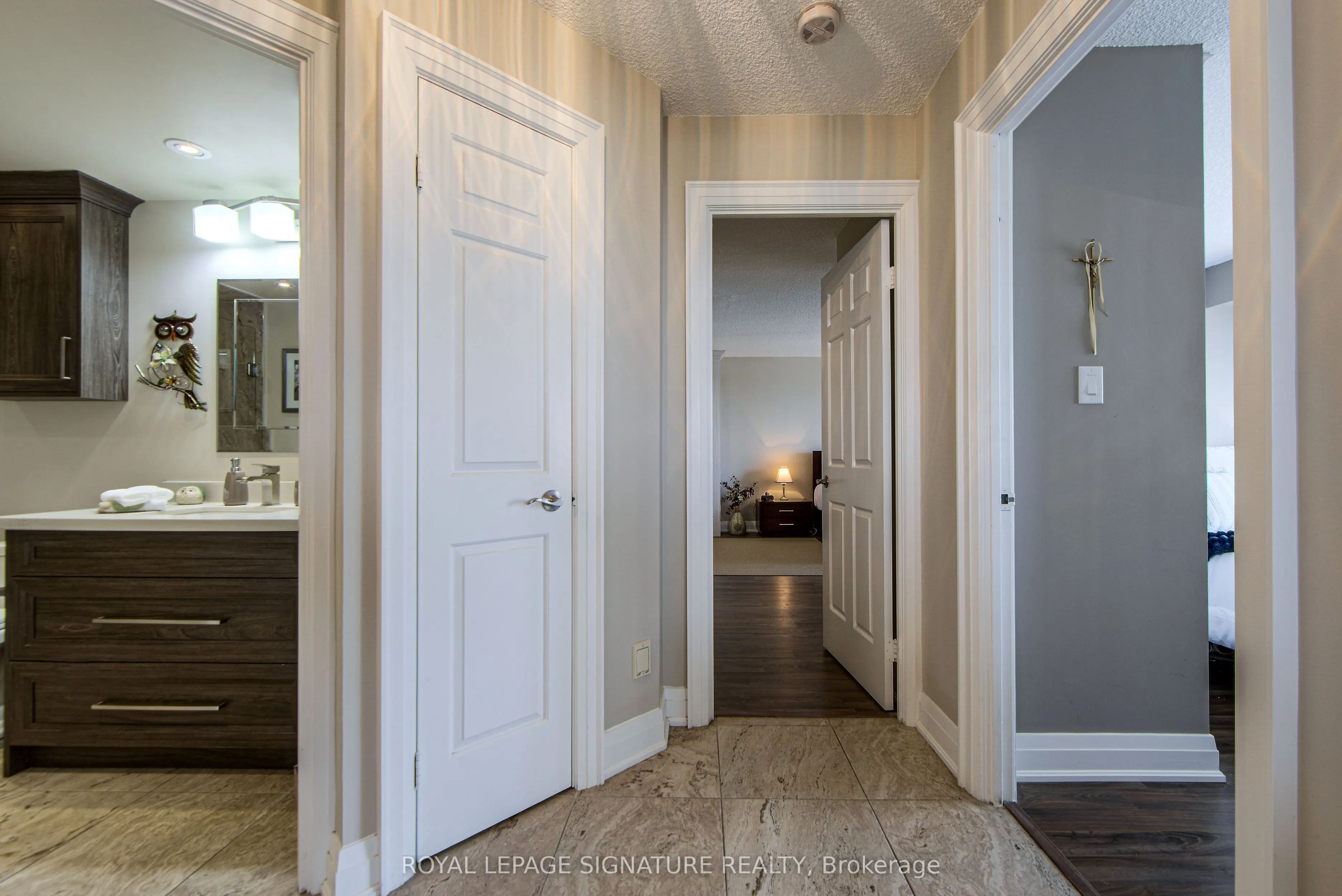 55 Kingsbridge Garden Circle, #2111