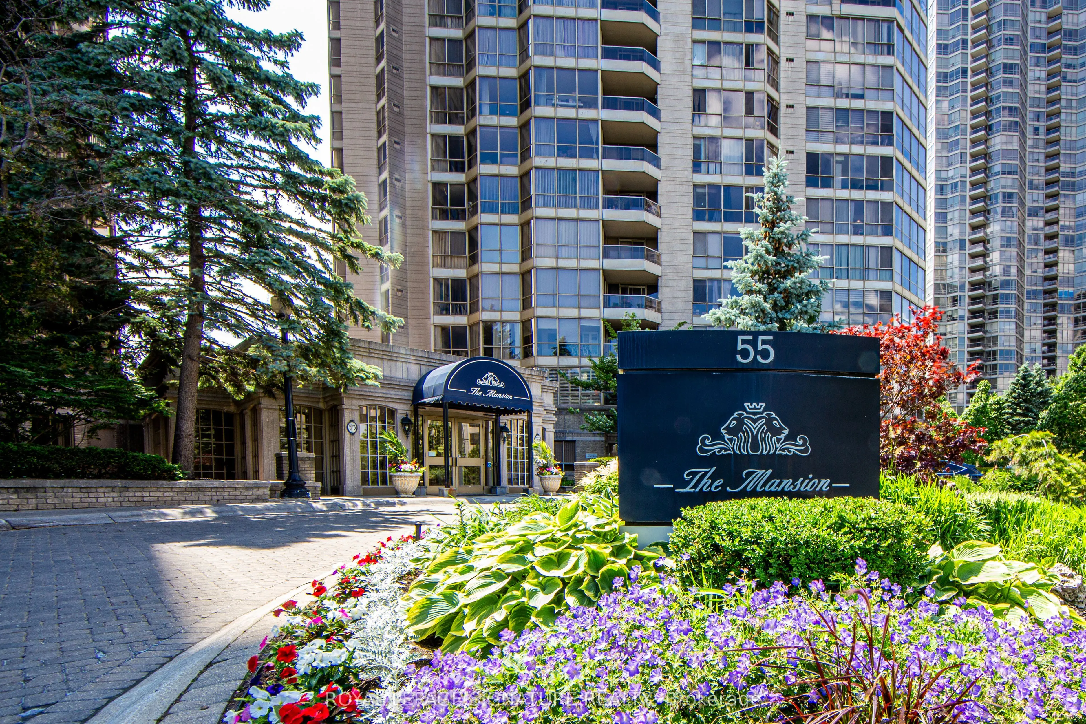 55 Kingsbridge Garden Circle, #2111