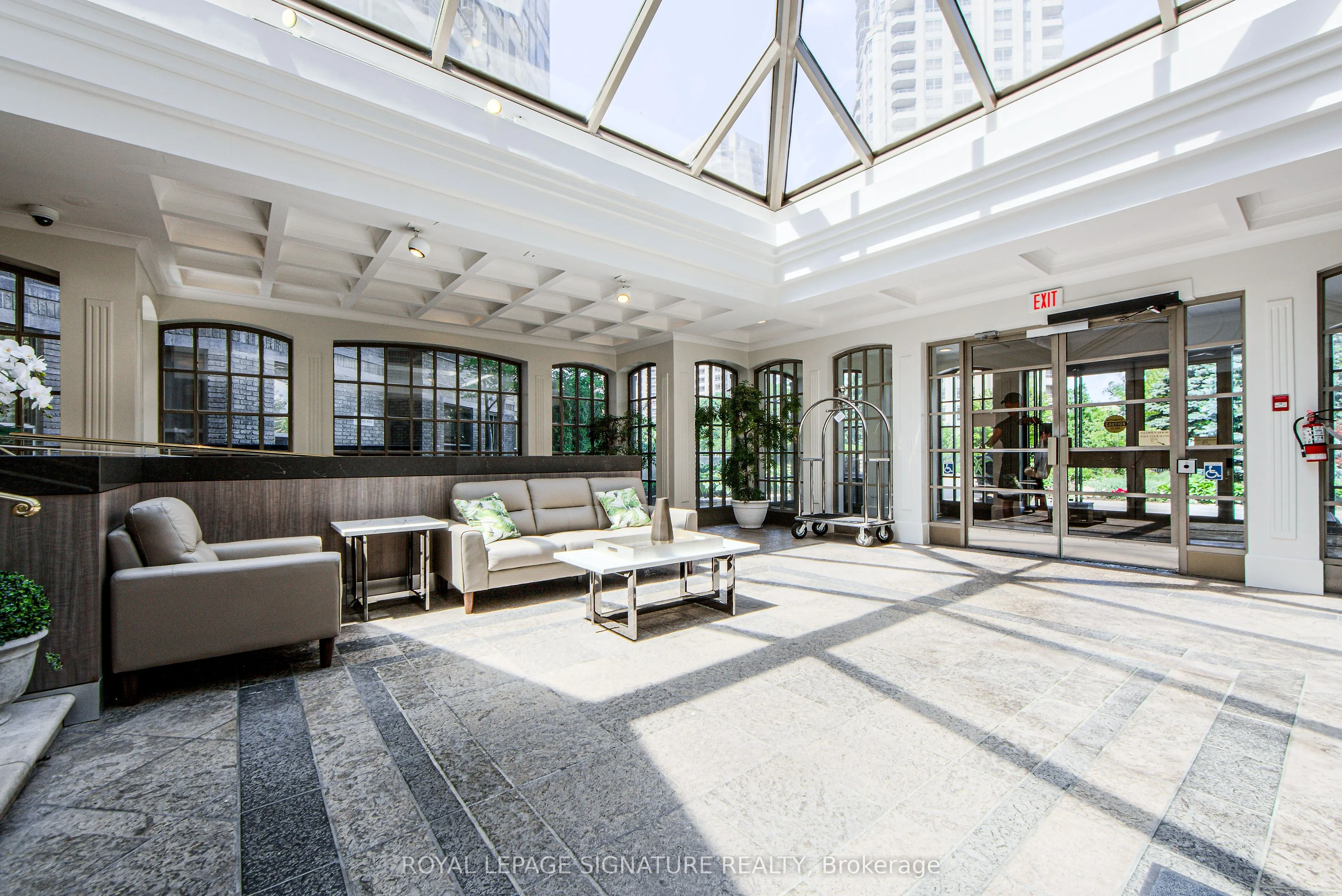 55 Kingsbridge Garden Circle, #2111
