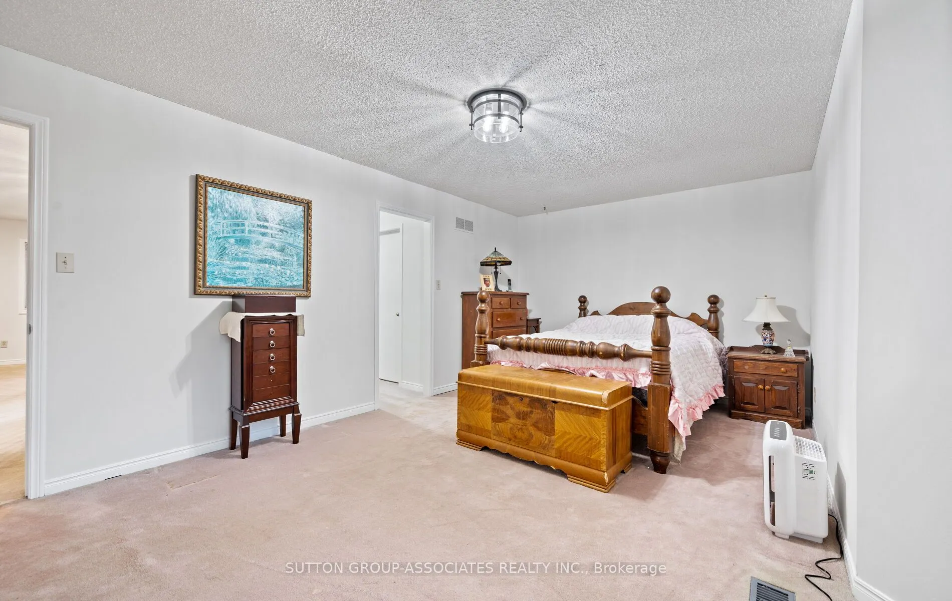 1252 Greenwood Crescent