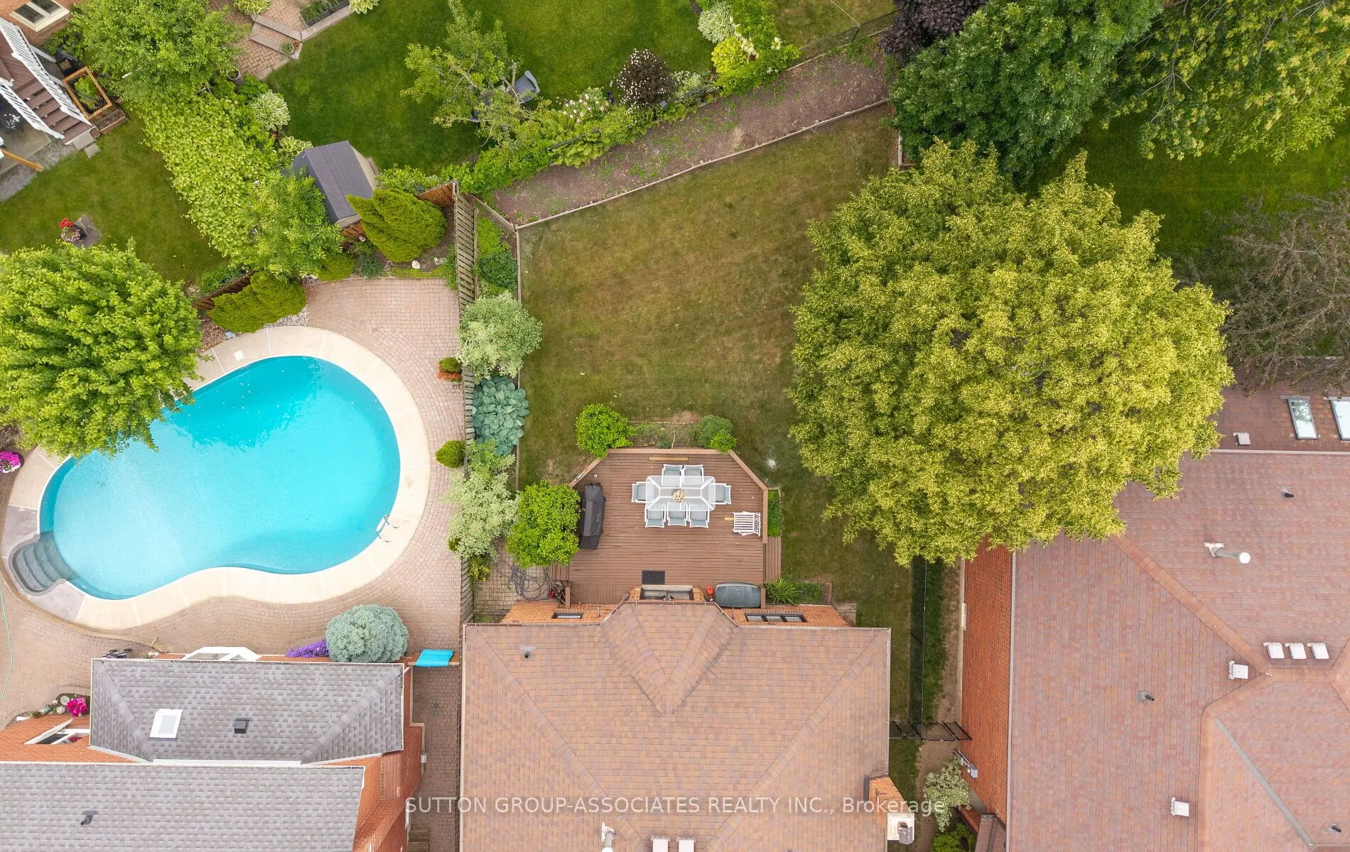 1252 Greenwood Crescent