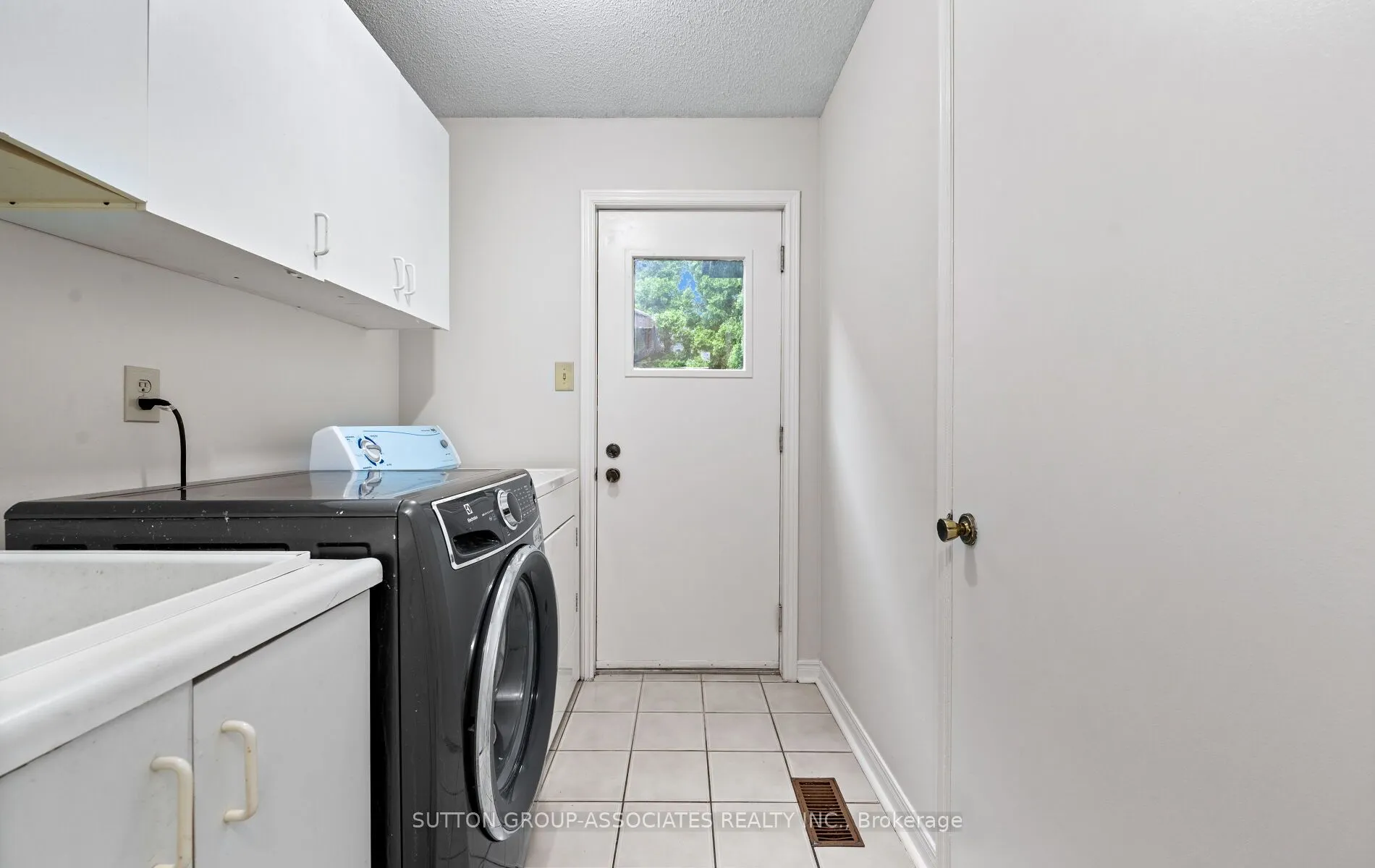 1252 Greenwood Crescent
