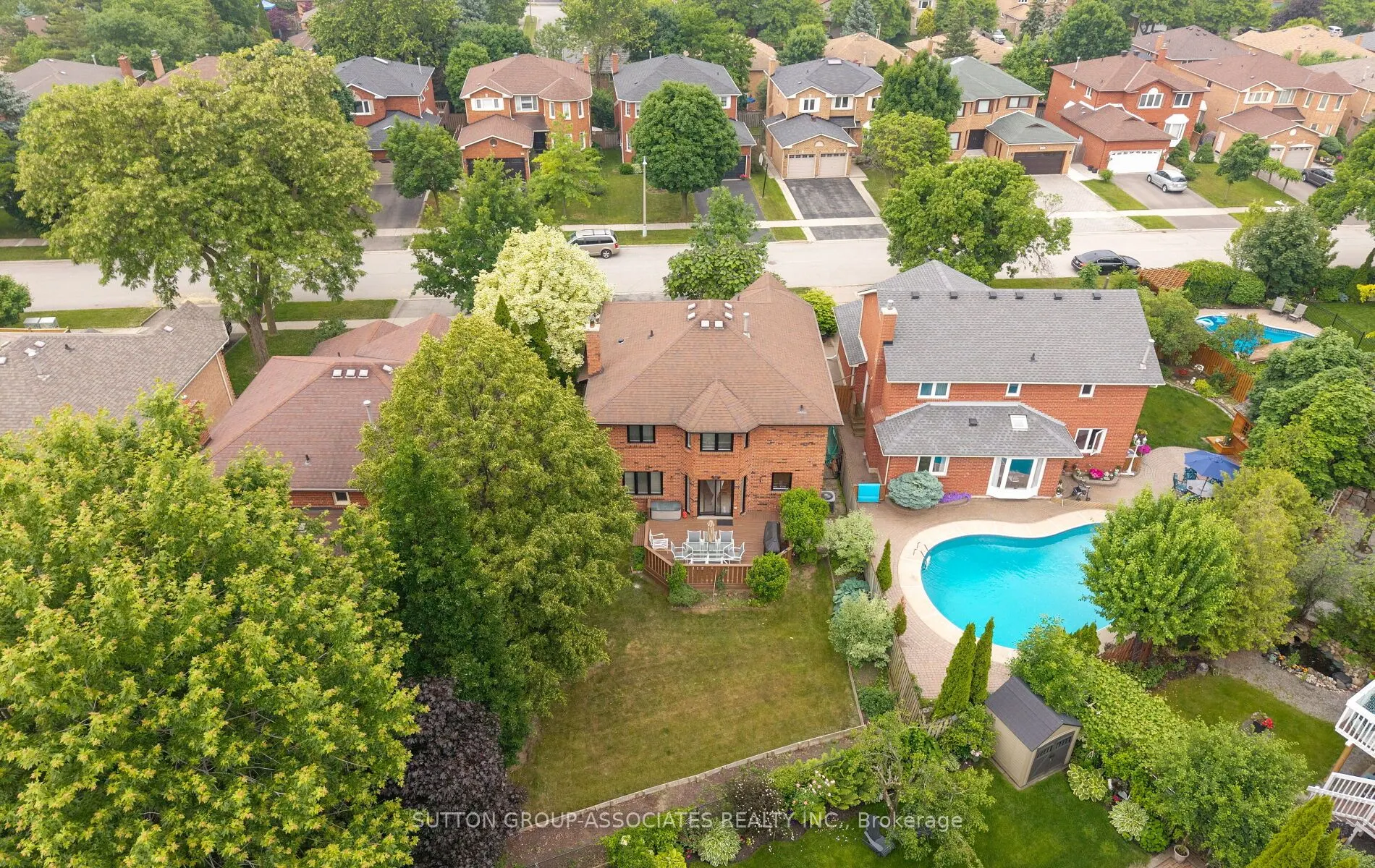 1252 Greenwood Crescent