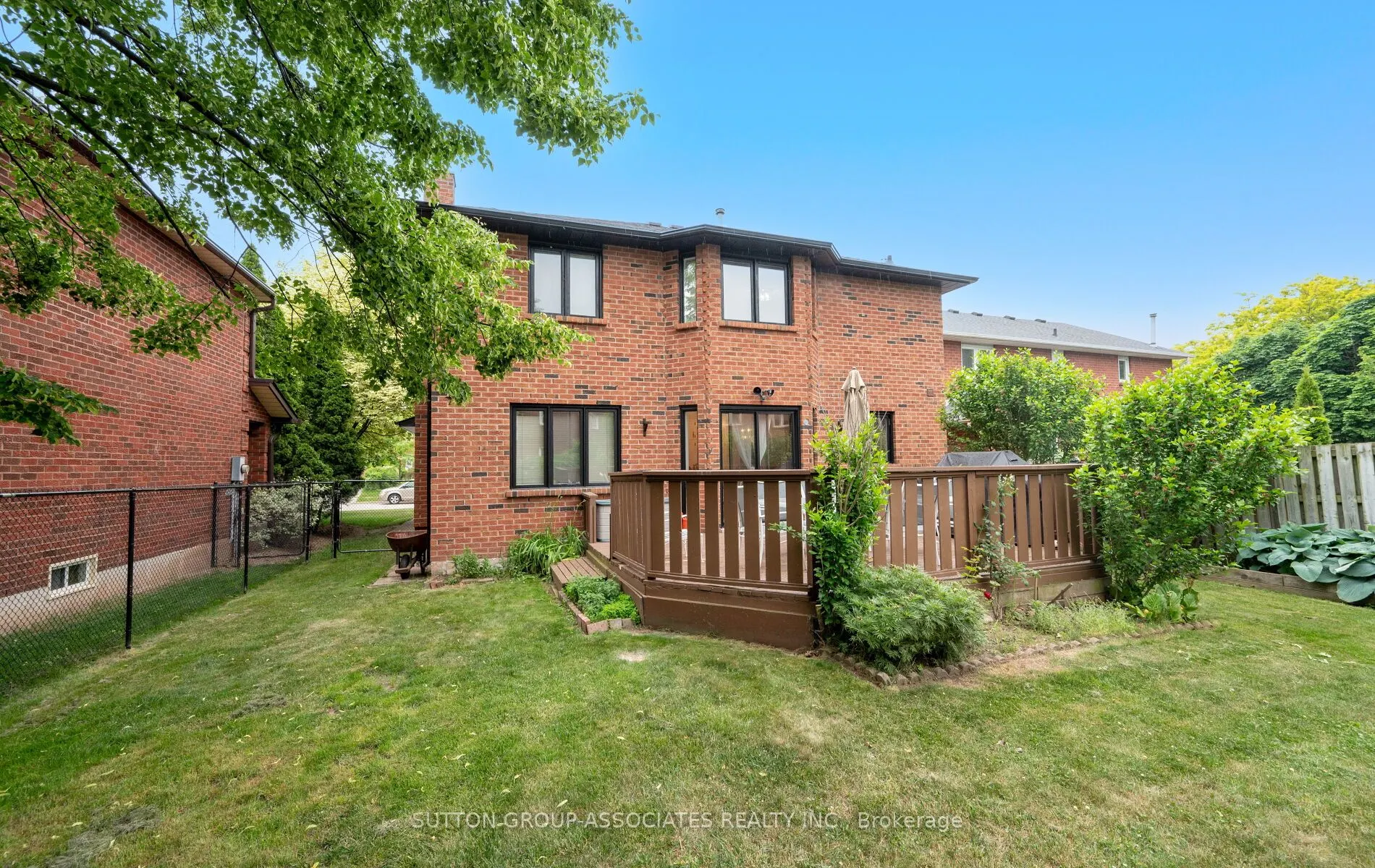 1252 Greenwood Crescent