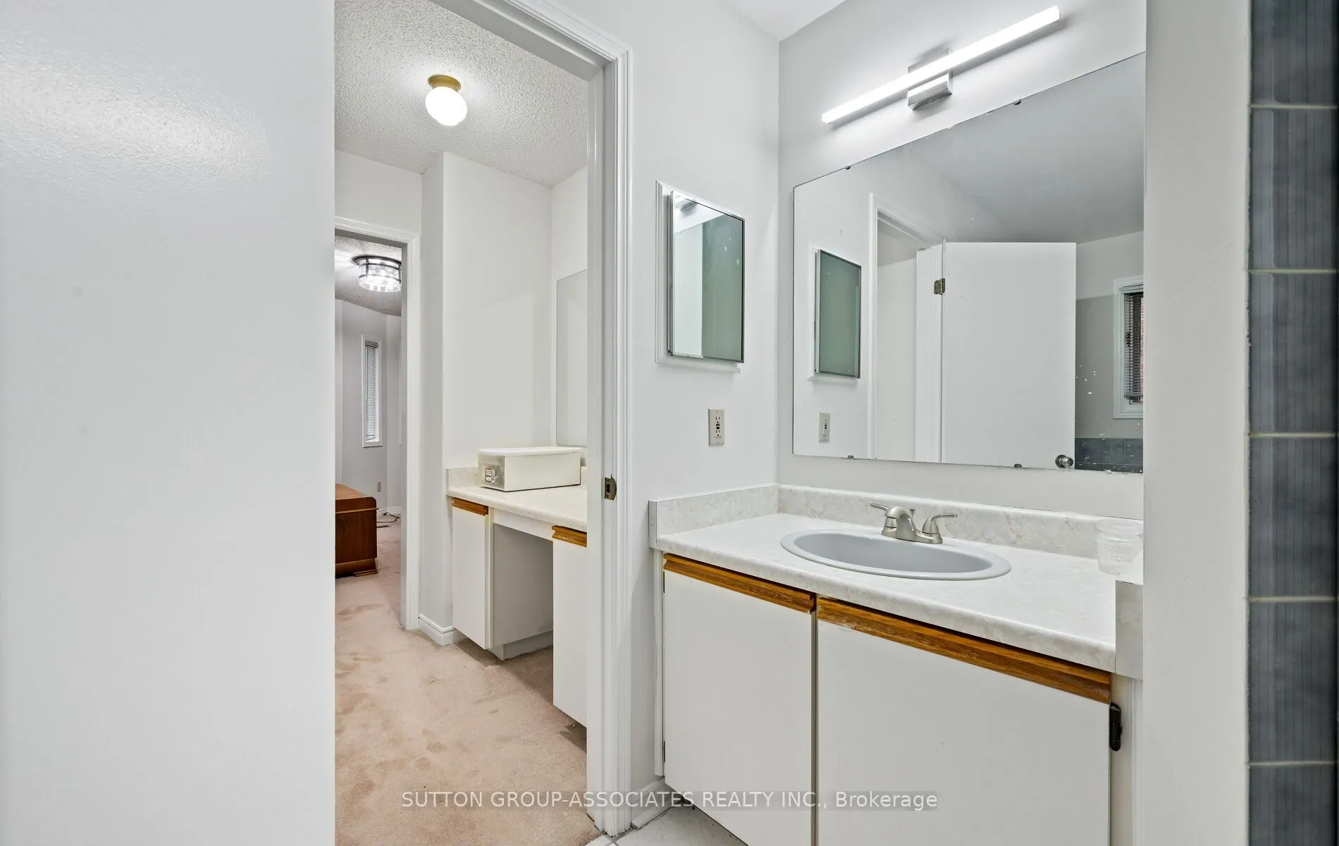 1252 Greenwood Crescent
