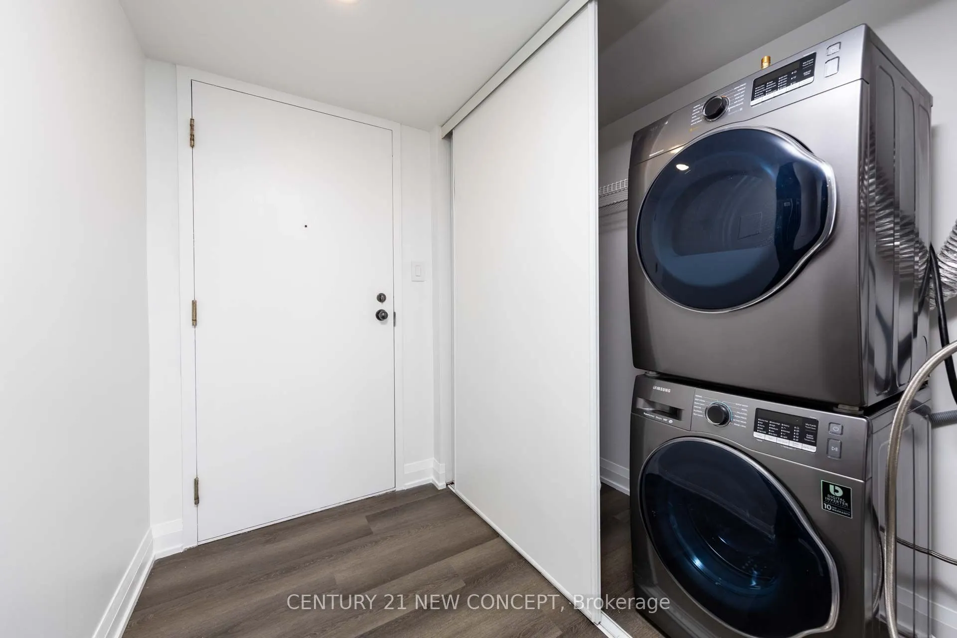 50 Eglinton Avenue W, #1105
