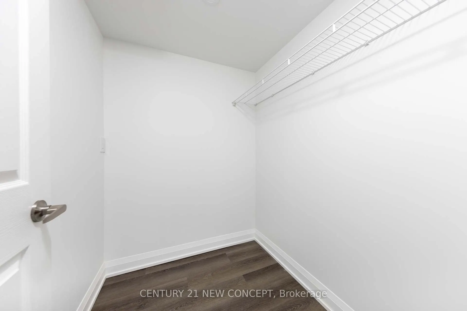 50 Eglinton Avenue W, #1105