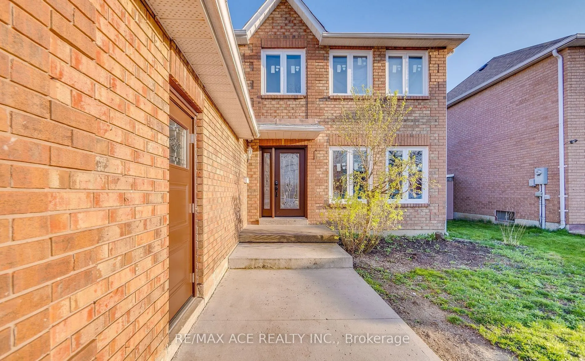 24 Major William Sharpe Drive
