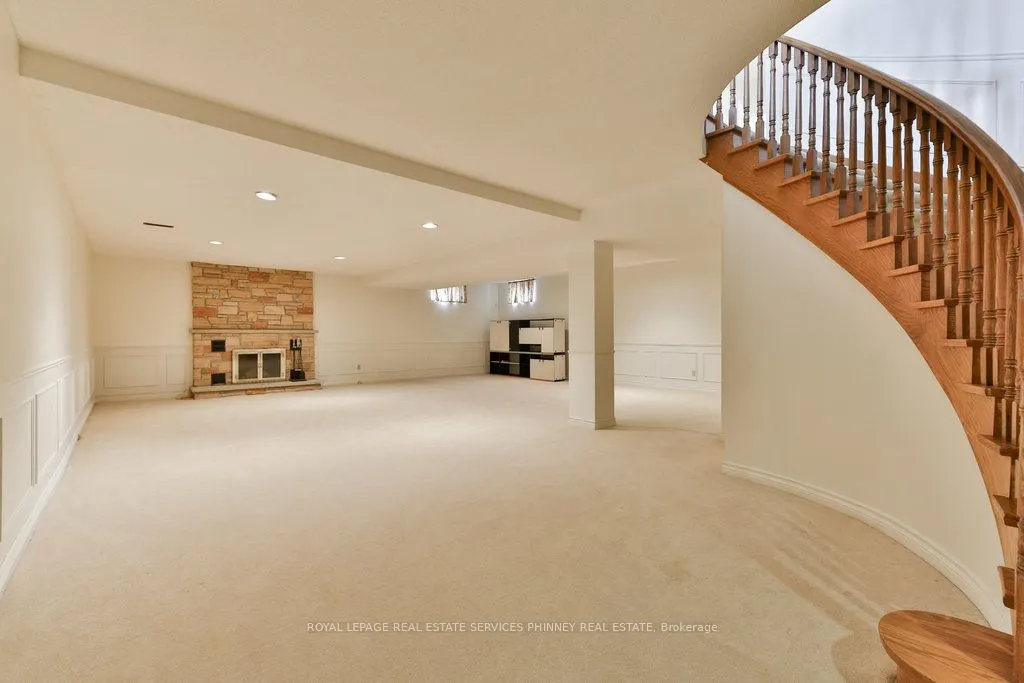 2390 Mississauga Road