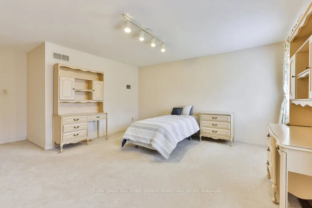 2390 Mississauga Road