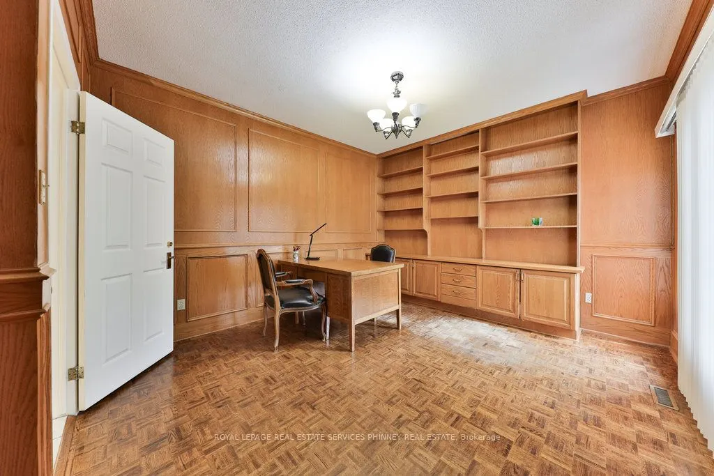 2390 Mississauga Road