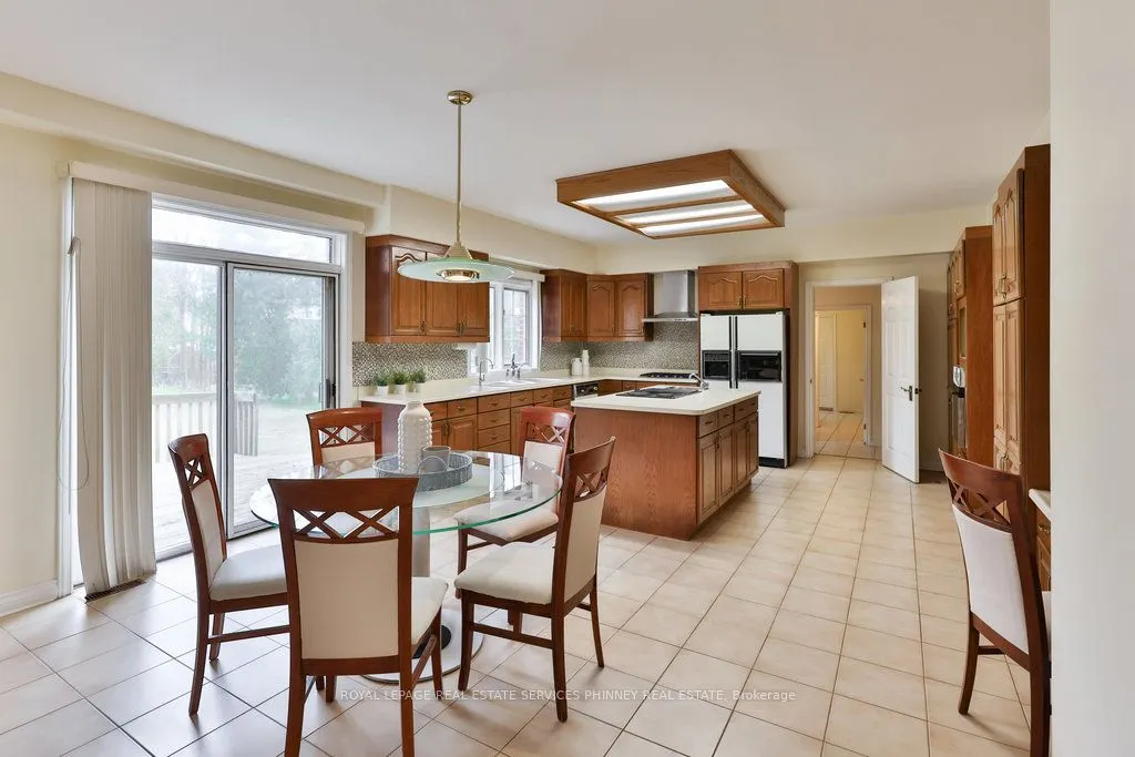 2390 Mississauga Road