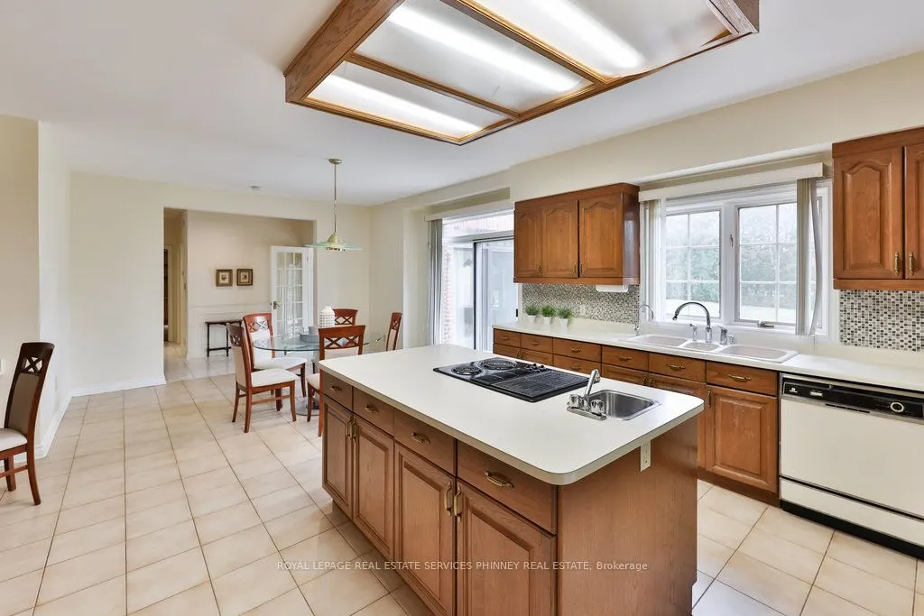 2390 Mississauga Road
