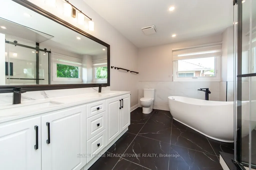 328 Bristol Road W
