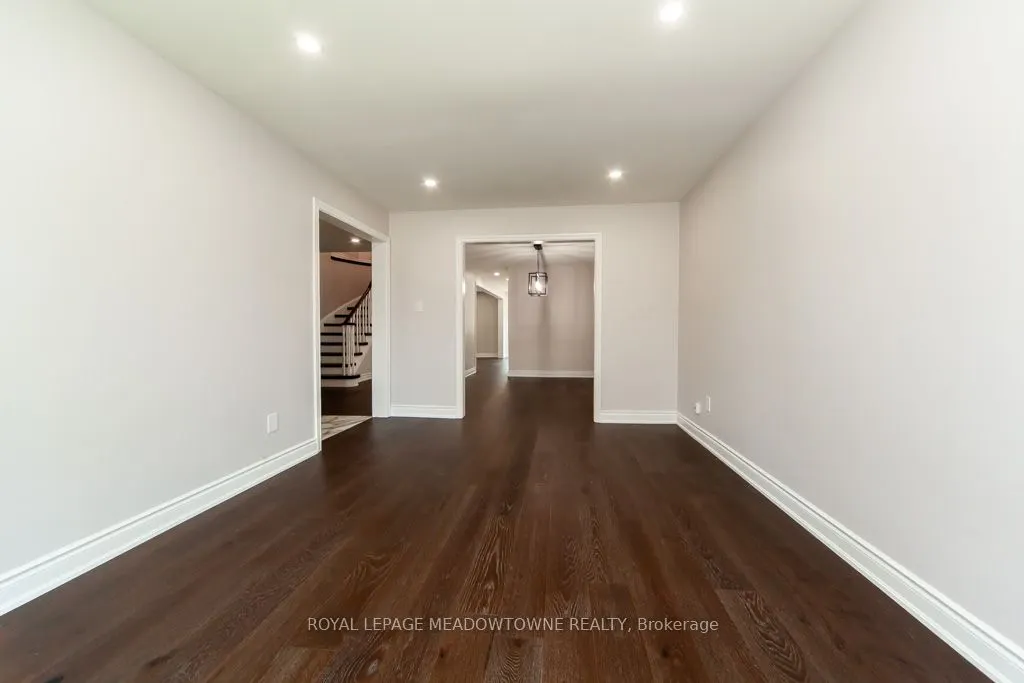 328 Bristol Road W