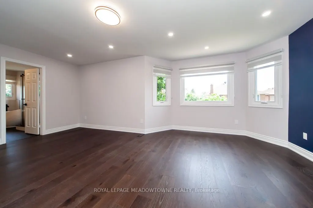 328 Bristol Road W