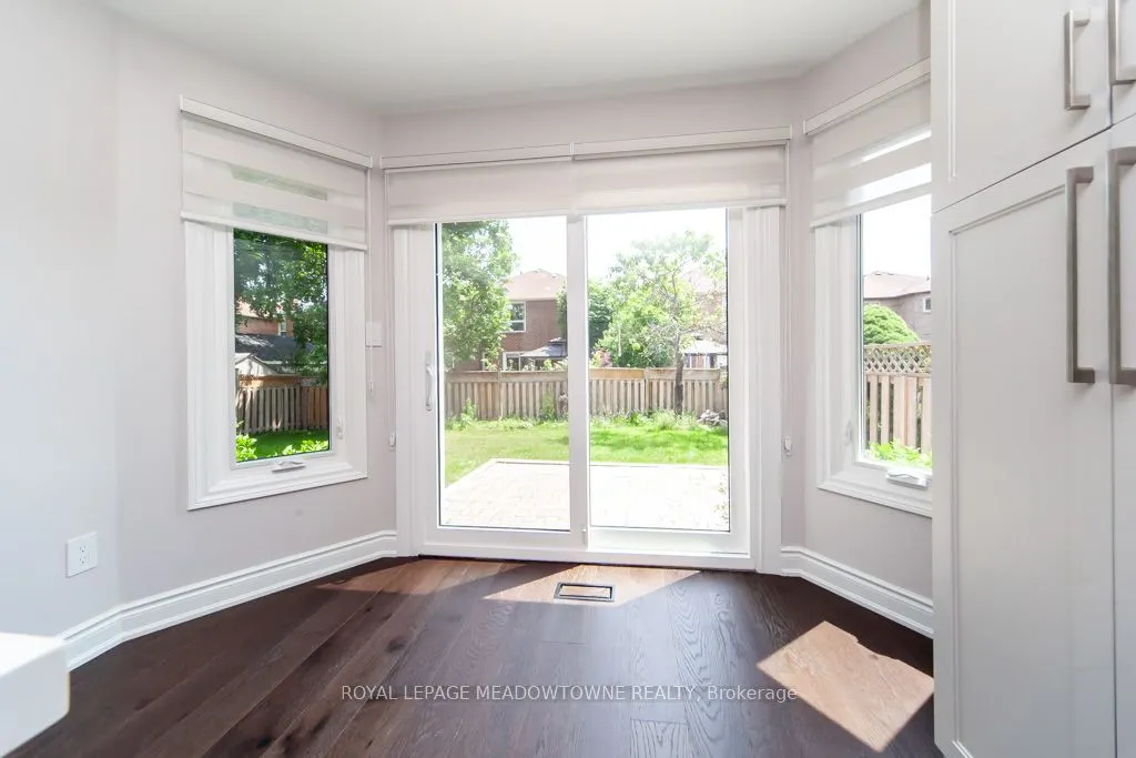 328 Bristol Road W