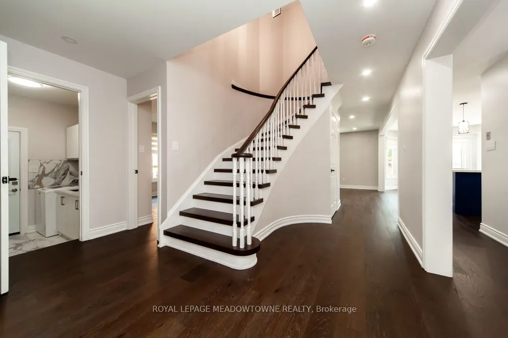 328 Bristol Road W