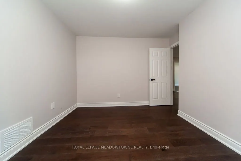 328 Bristol Road W