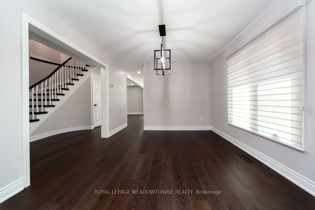 328 Bristol Road W
