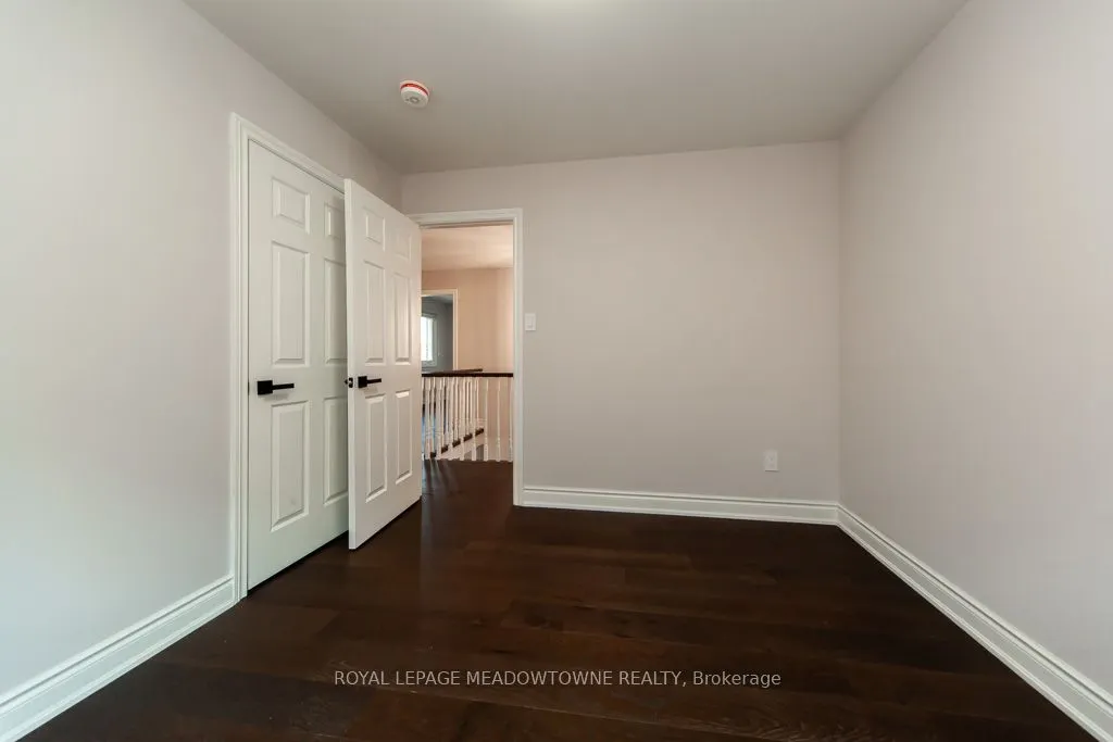 328 Bristol Road W
