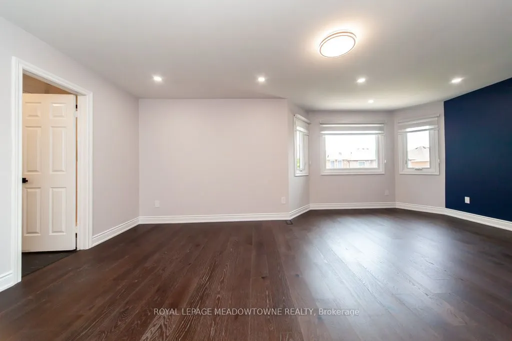 328 Bristol Road W
