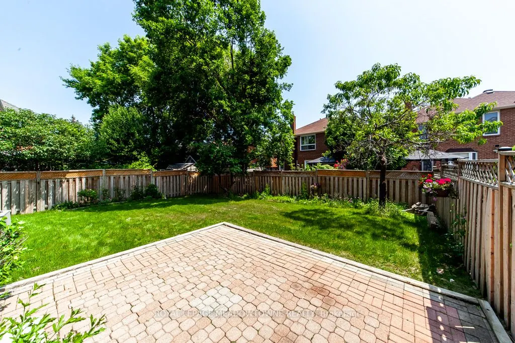 328 Bristol Road W