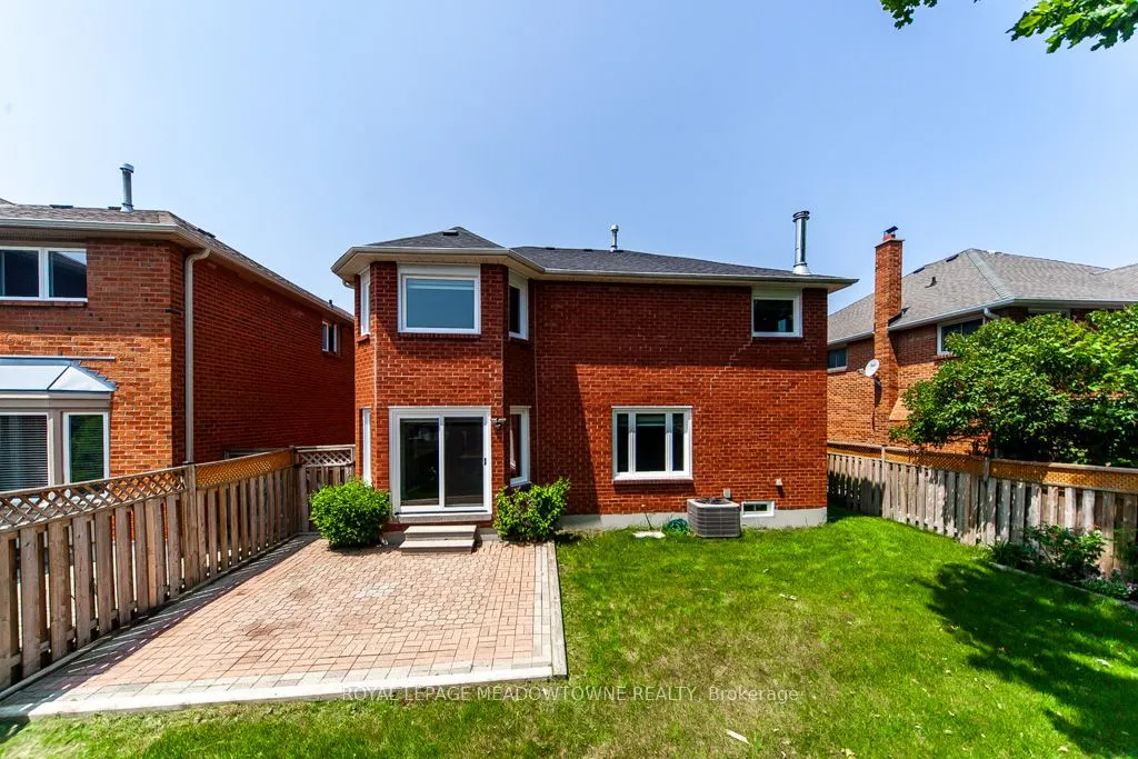328 Bristol Road W