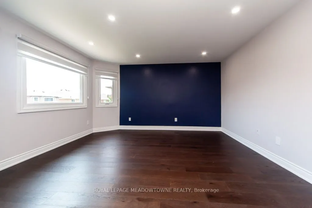 328 Bristol Road W