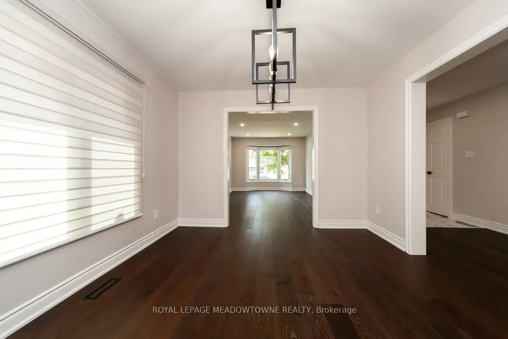 328 Bristol Road W