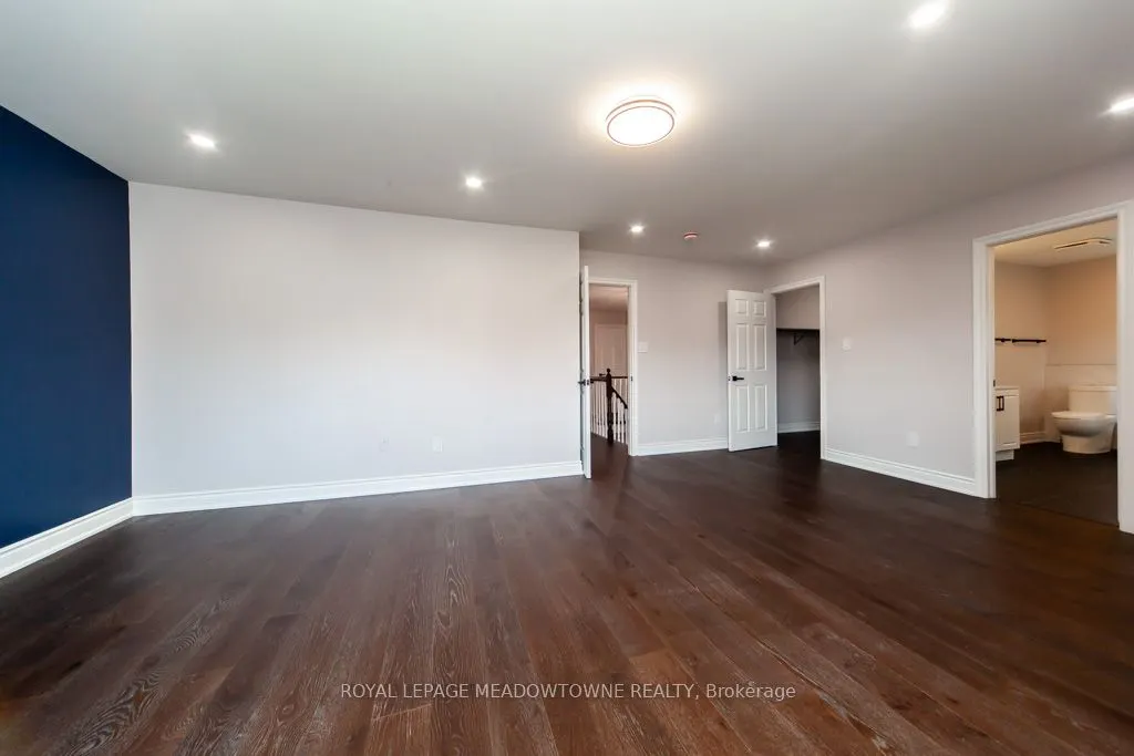 328 Bristol Road W