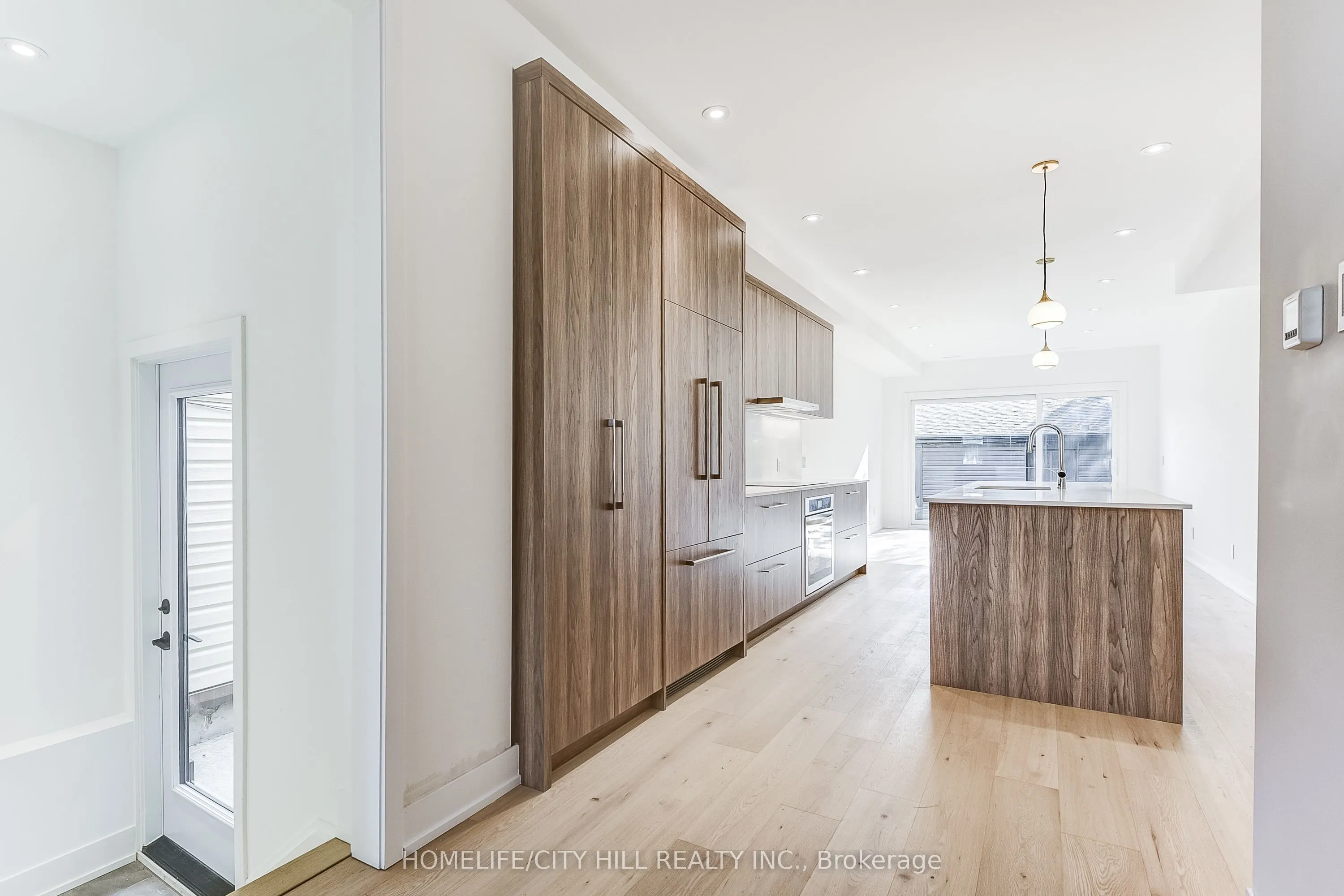 73 Melville Avenue