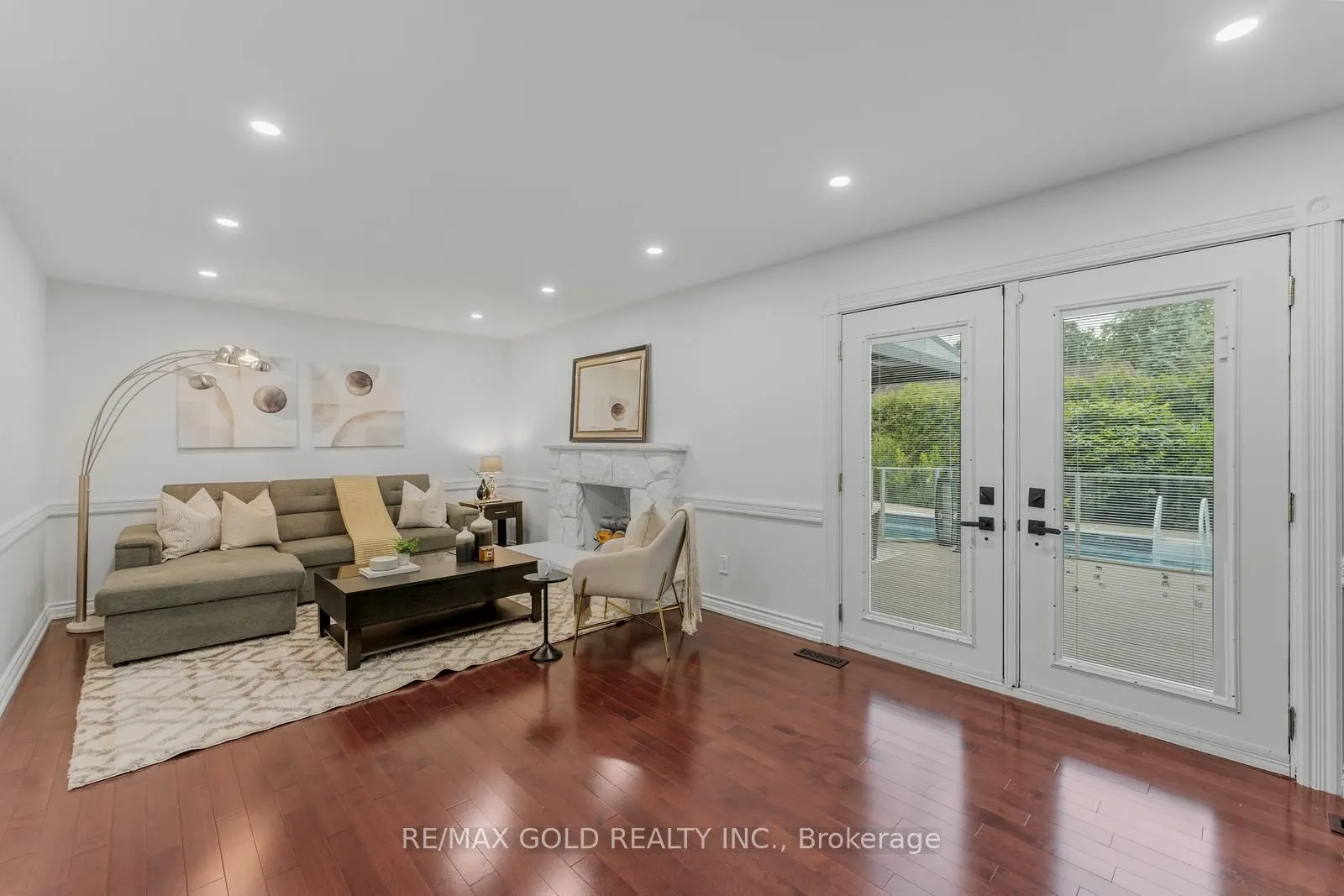 17 Madrid Crescent
