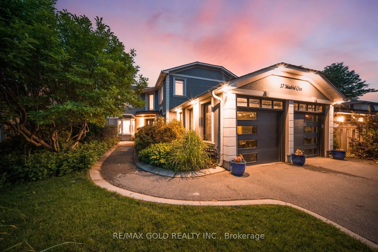 17 Madrid Crescent