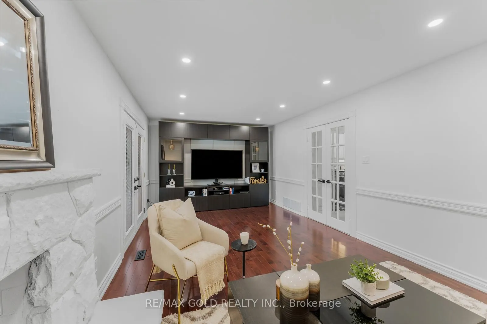 17 Madrid Crescent