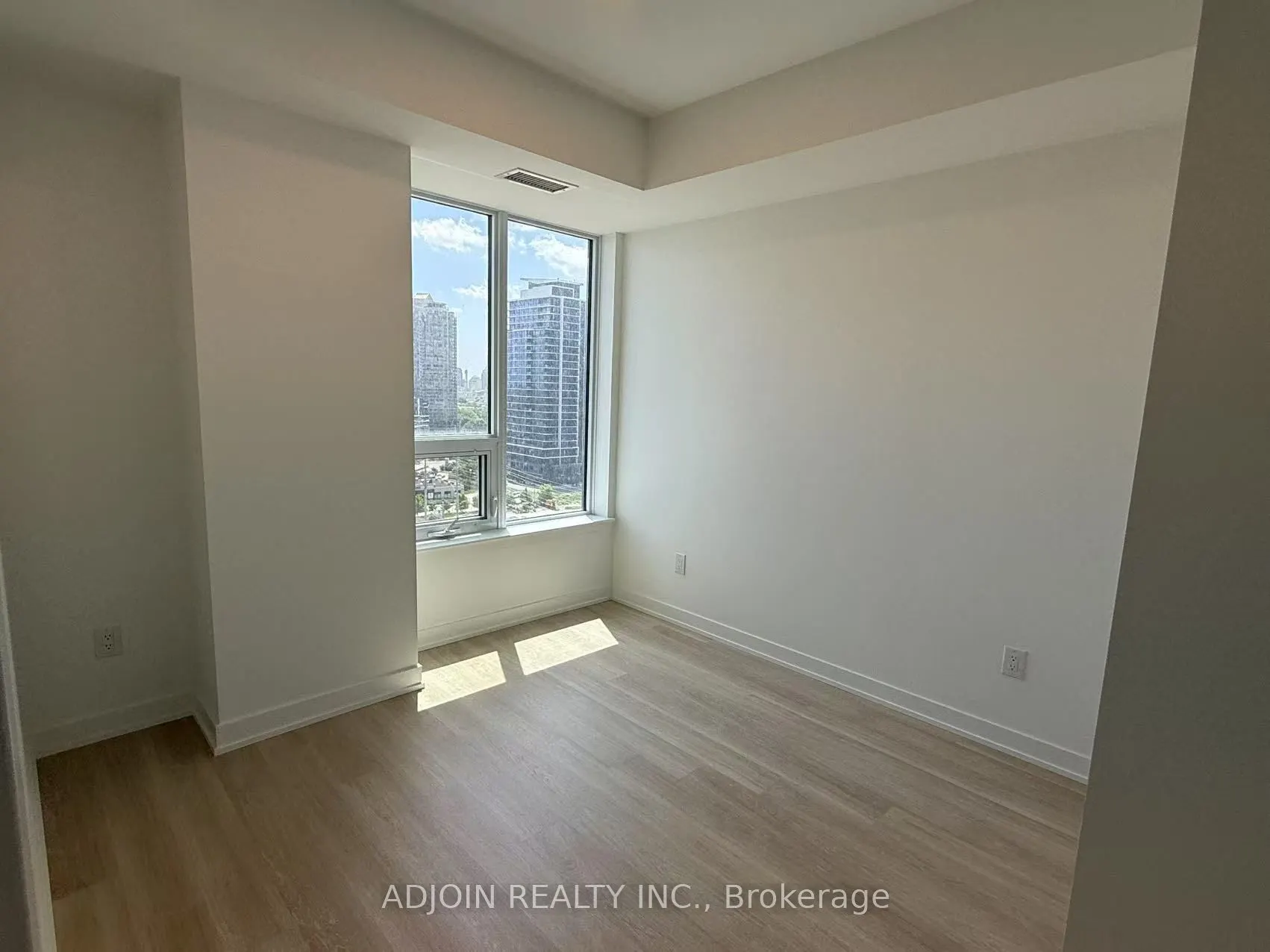 5105 Hurontario Street, #1104